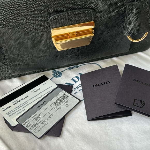 ✨Authentic Prada Saffiano Lux Metropolis/Black Gold Metal/ Excellent Condition - Picture 16 of 16